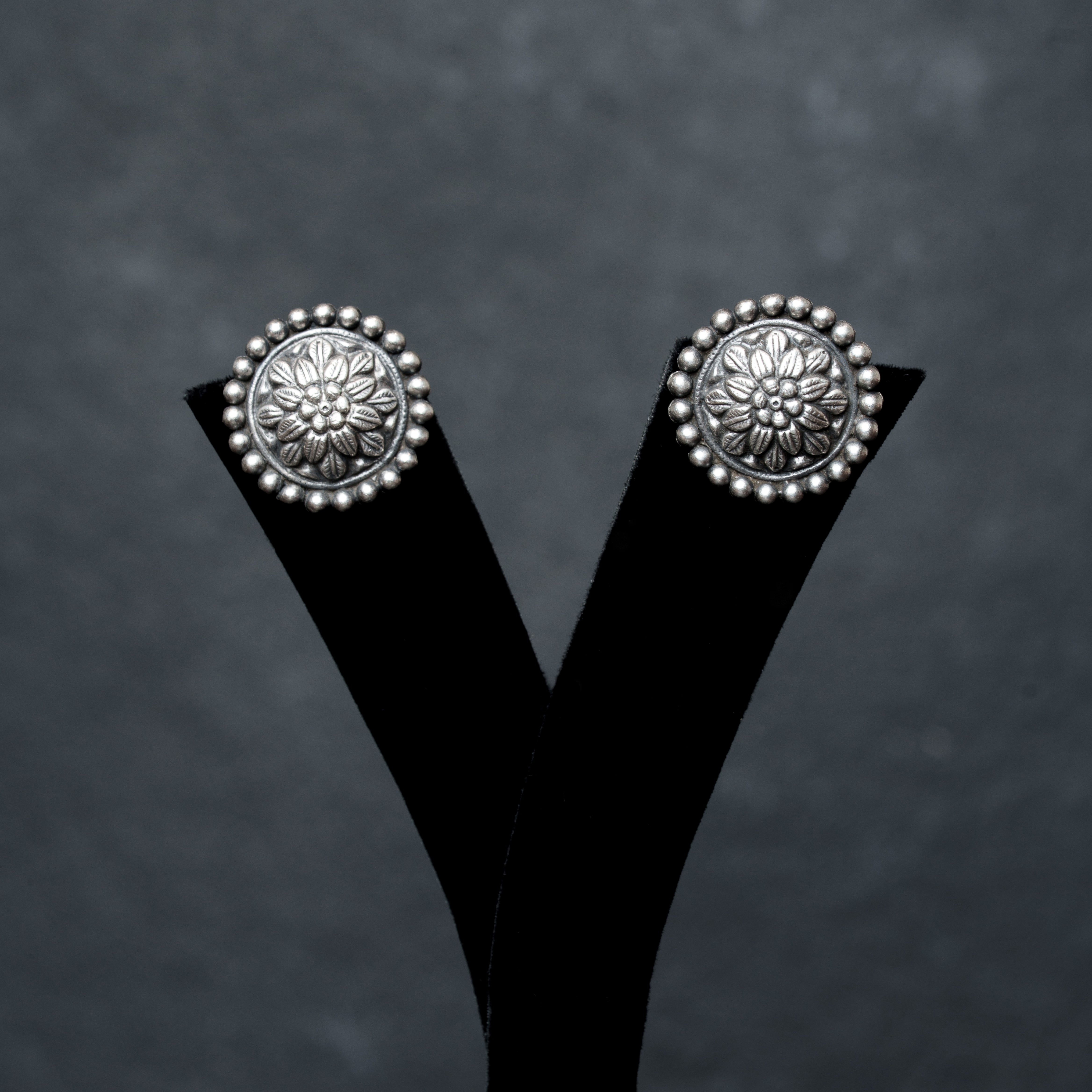 Banli Studs