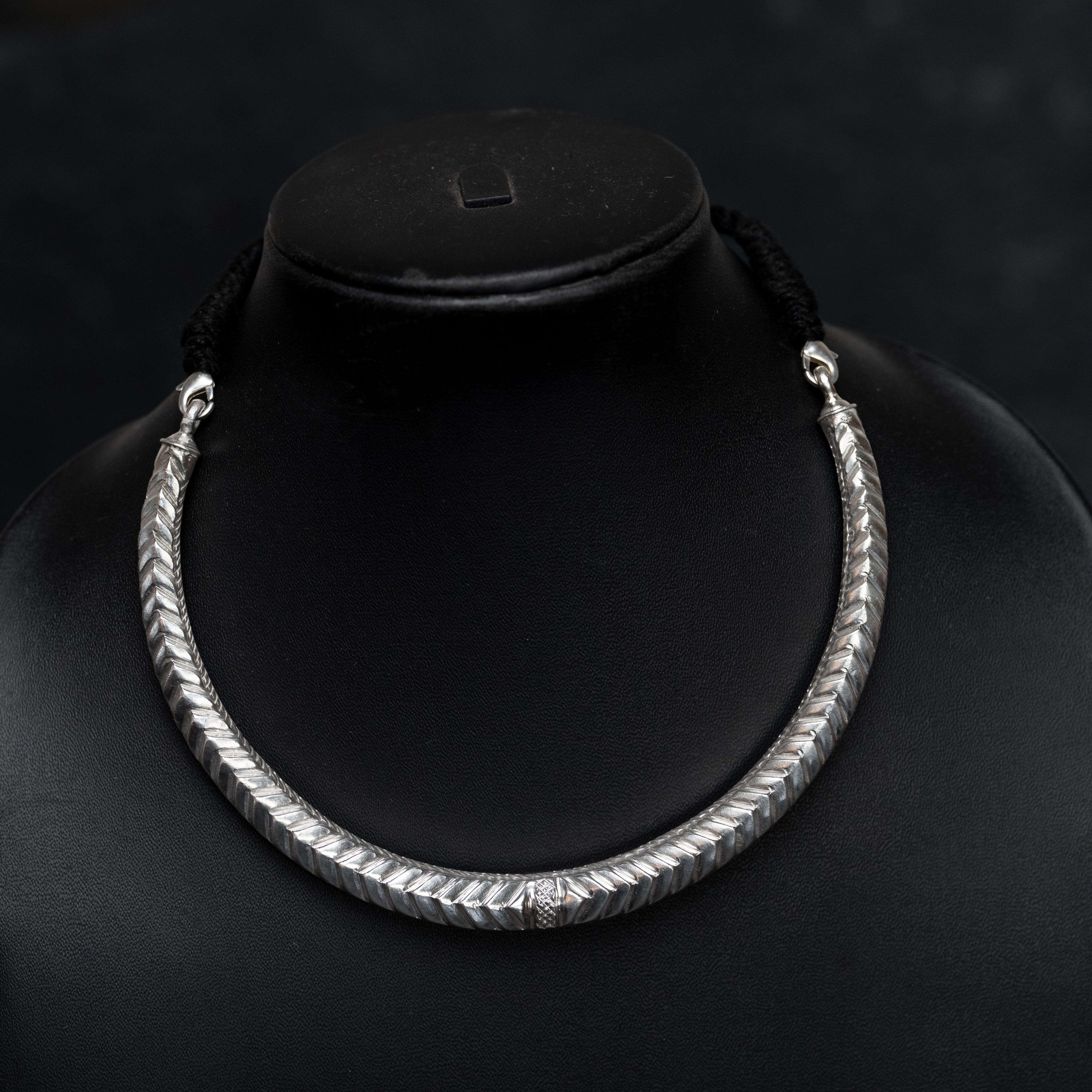 Silver Dhaar Hasuli