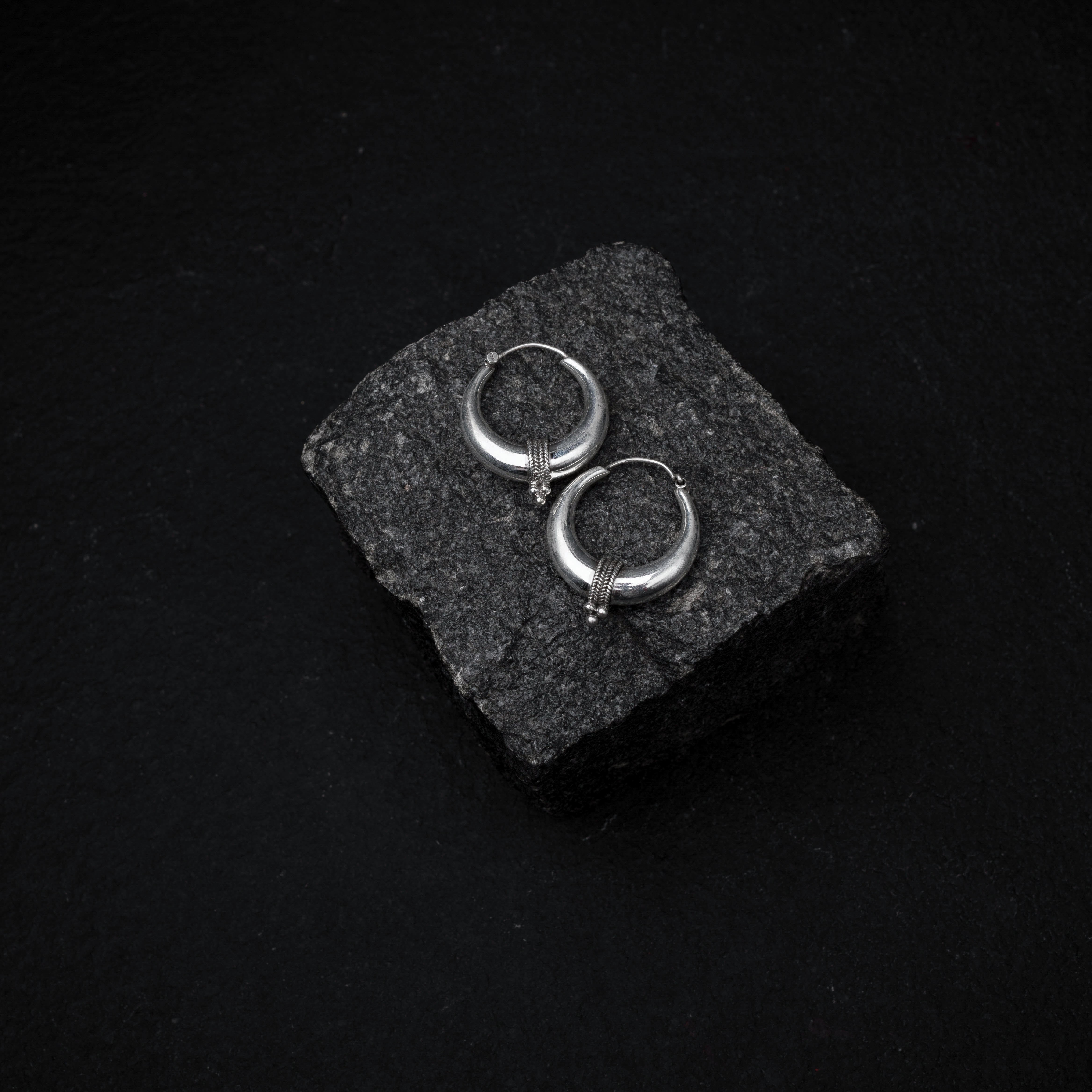 MAITO Silver Hoops