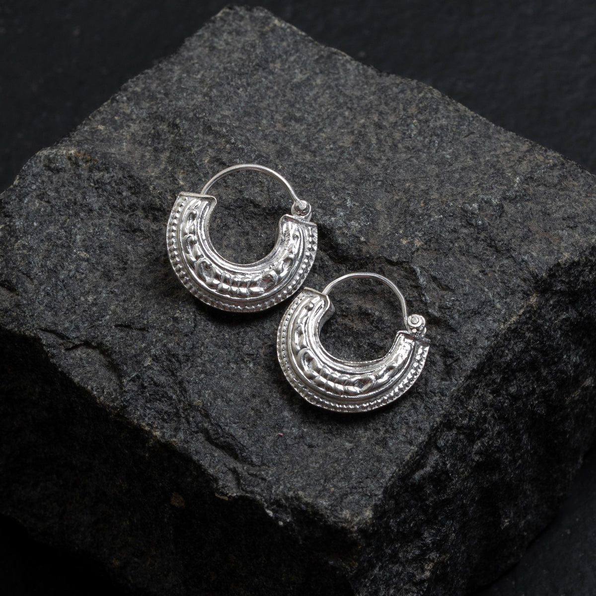 Phoolmani Silver Munade