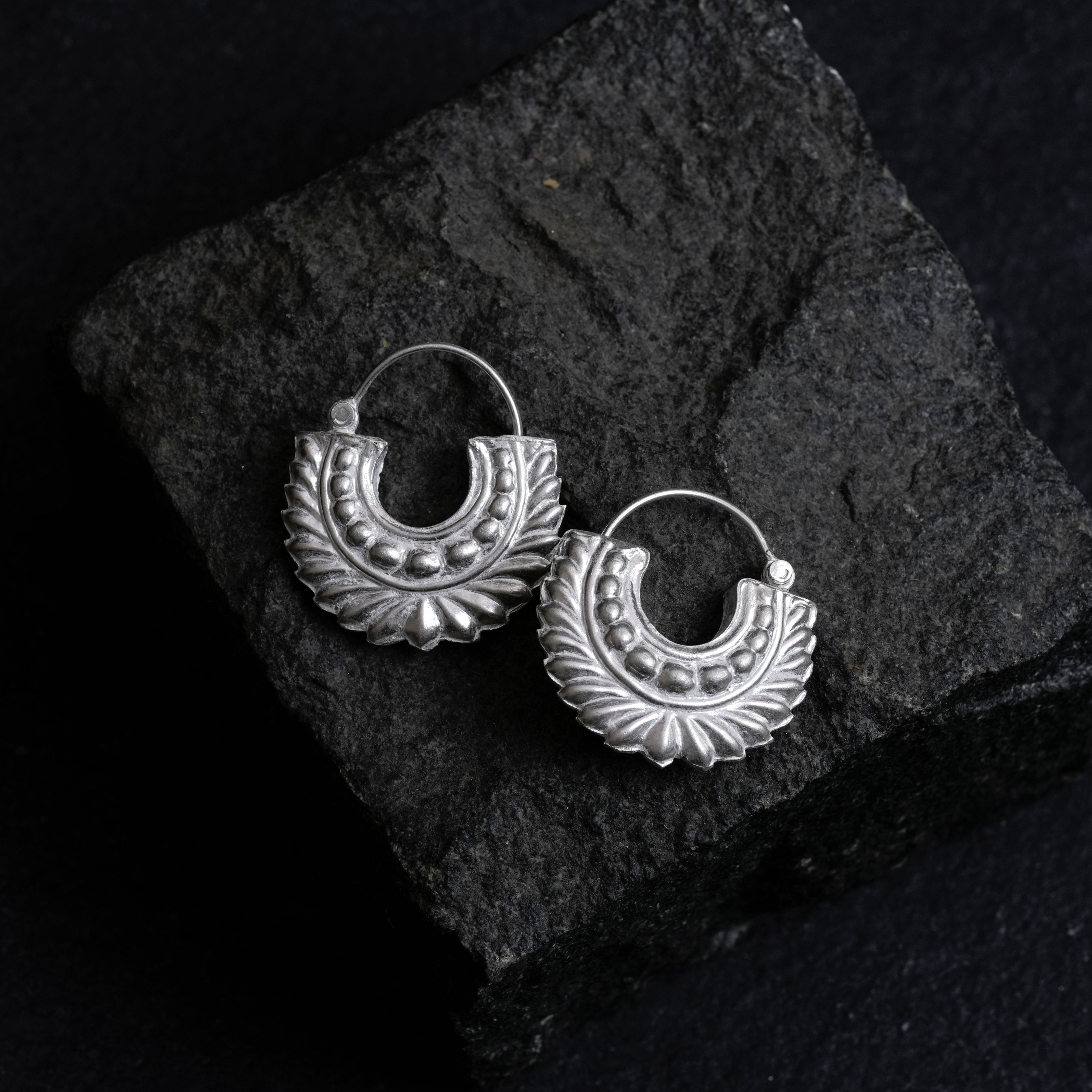 Phoolmani Silver Munade