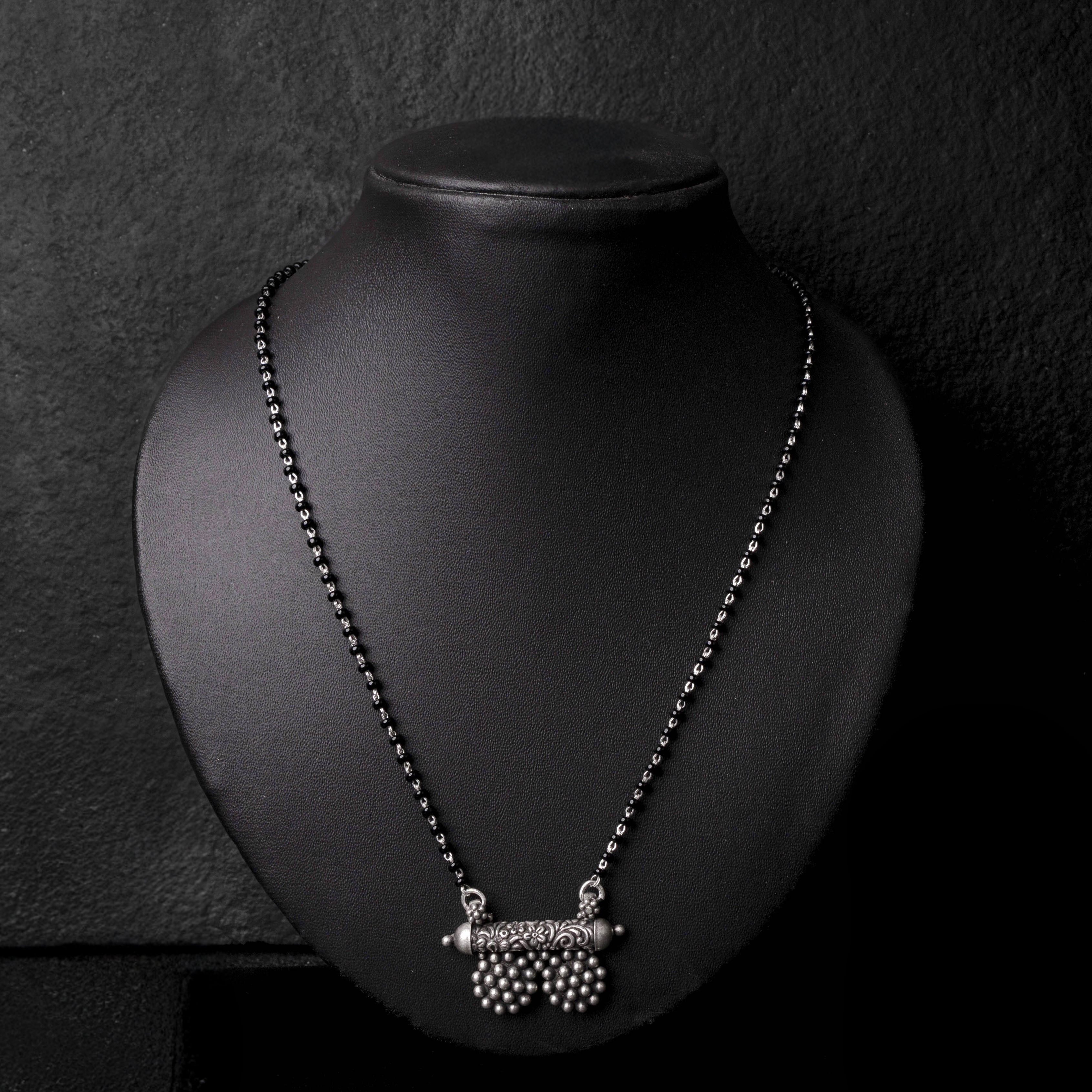 Dhaarini Mangalsutra