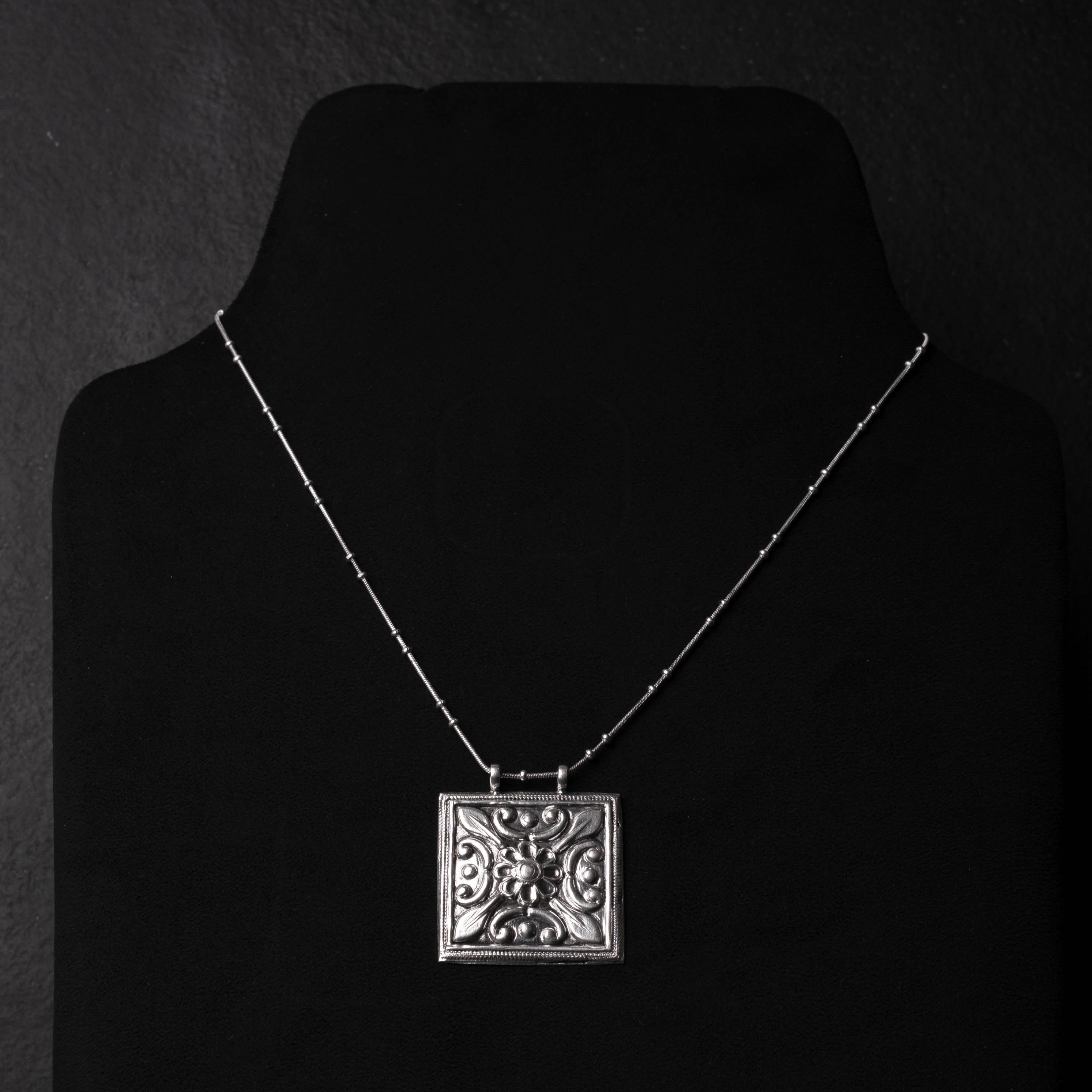 Trendy Silver Chain Necklace Design for Girls – EJAA