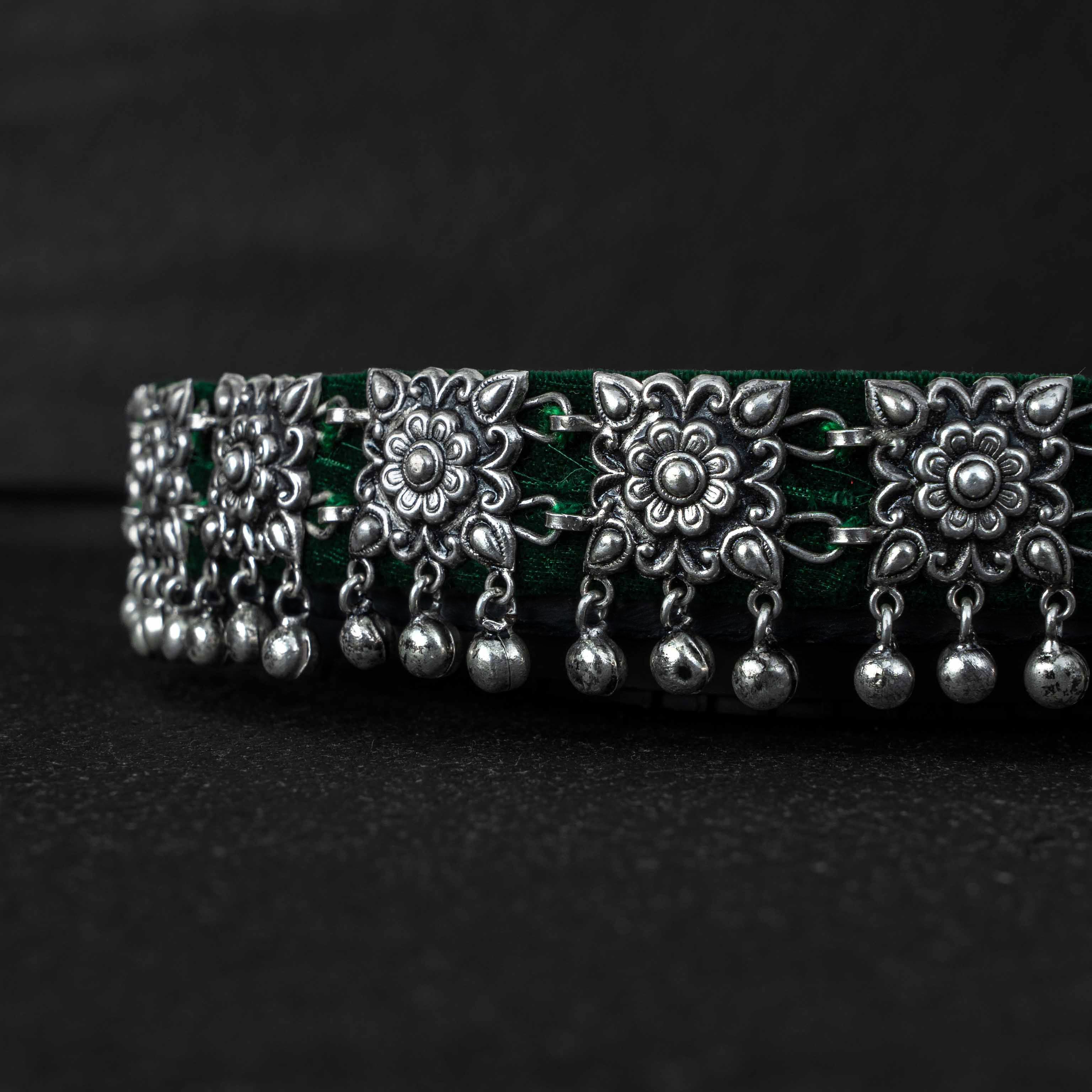 Chauki Ghungru Guluband Silver Choker