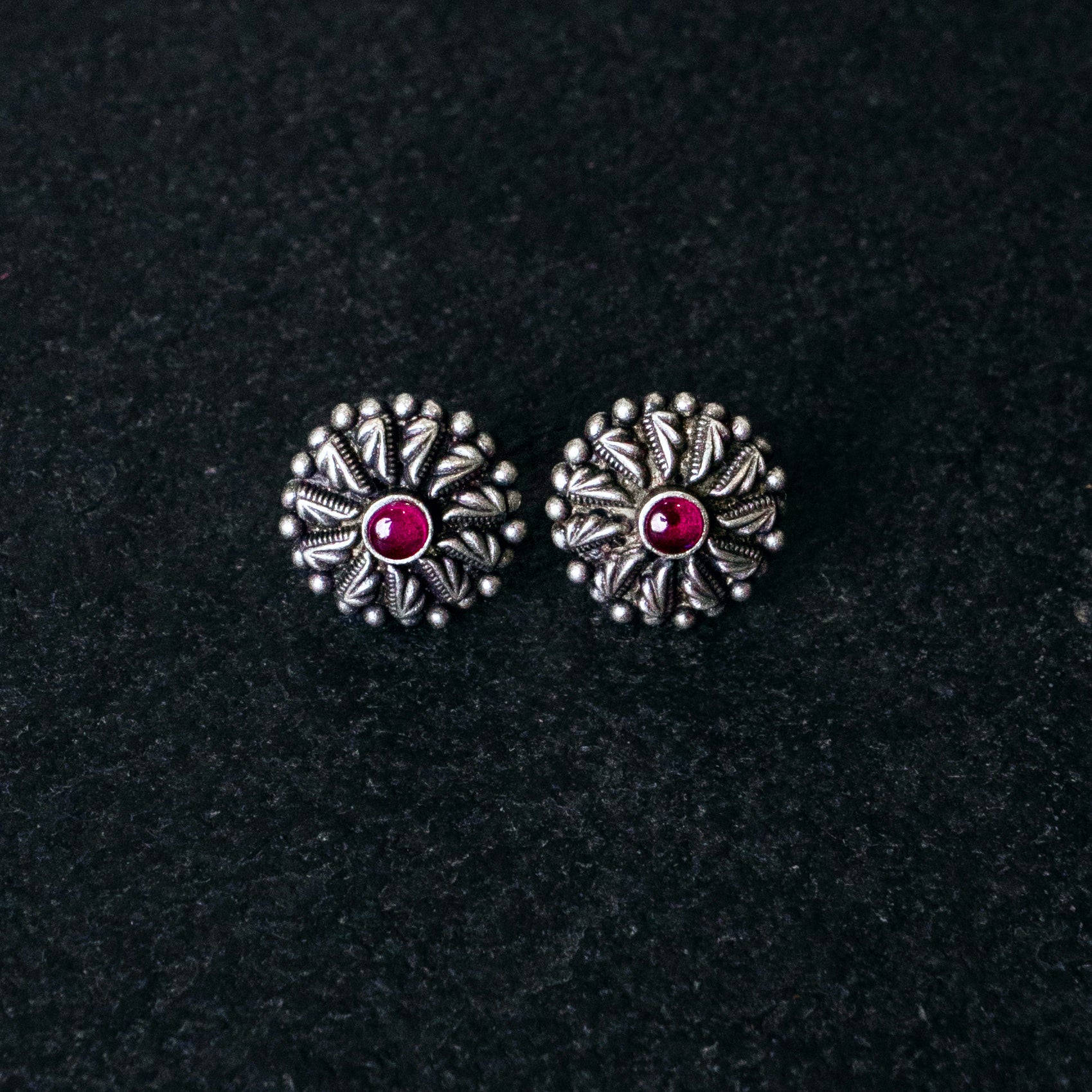 Gulmini studs