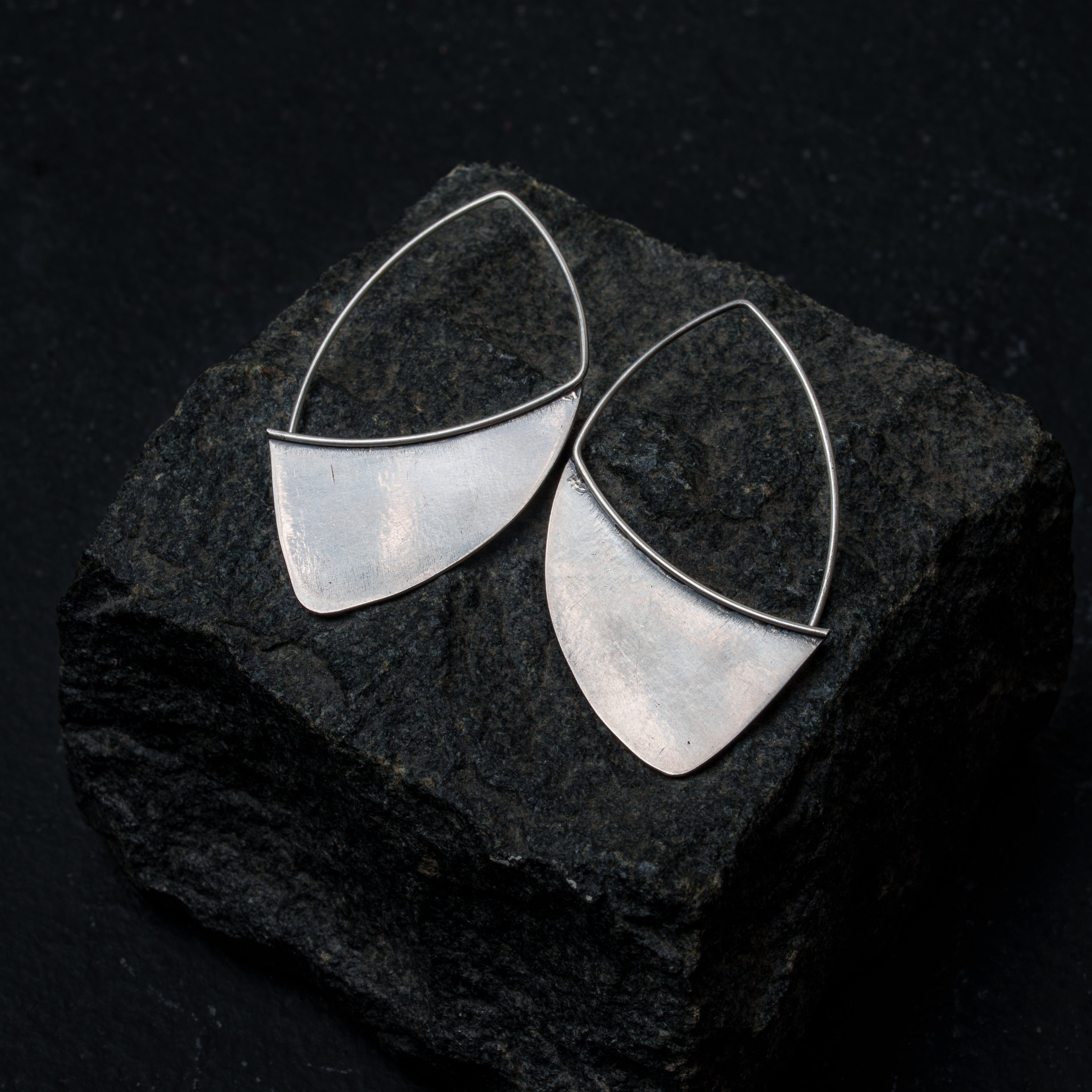 Tungli Earrings