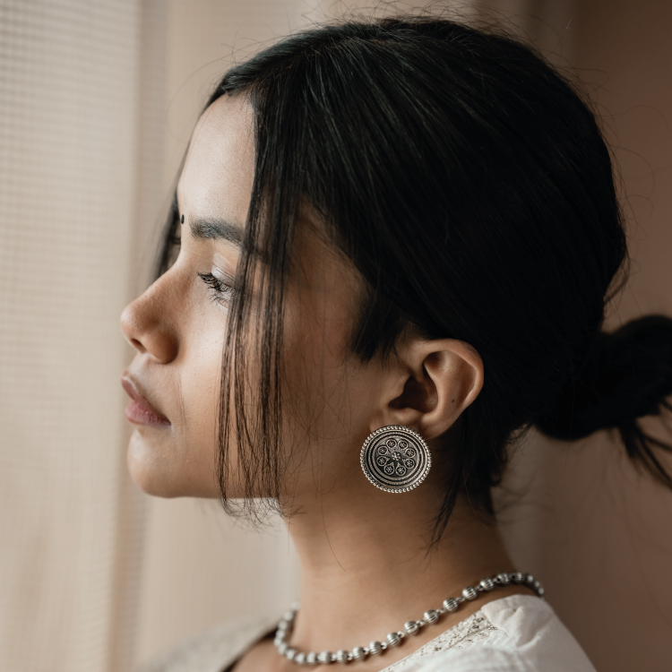 Kumud studs