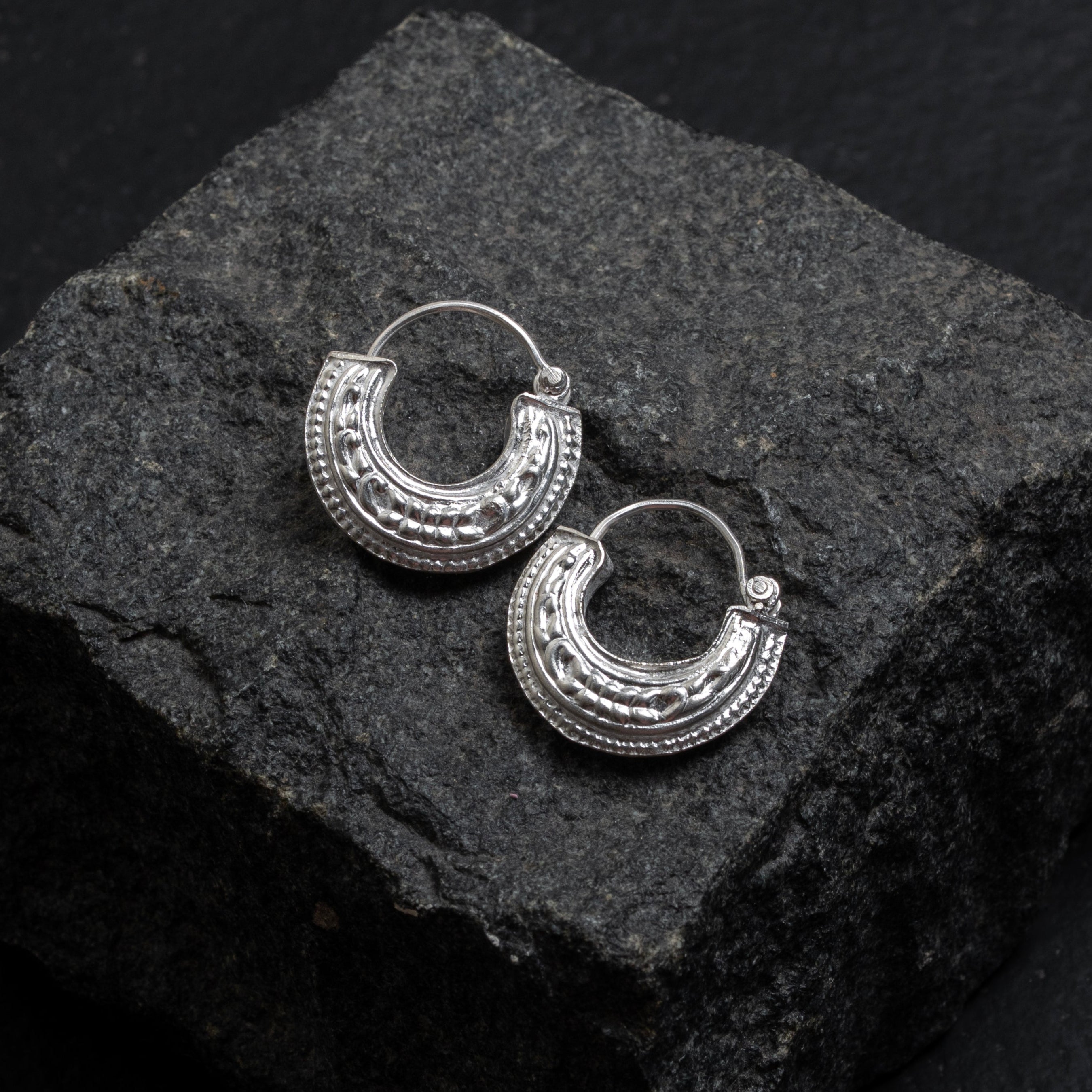 Phoolmani Silver Munade