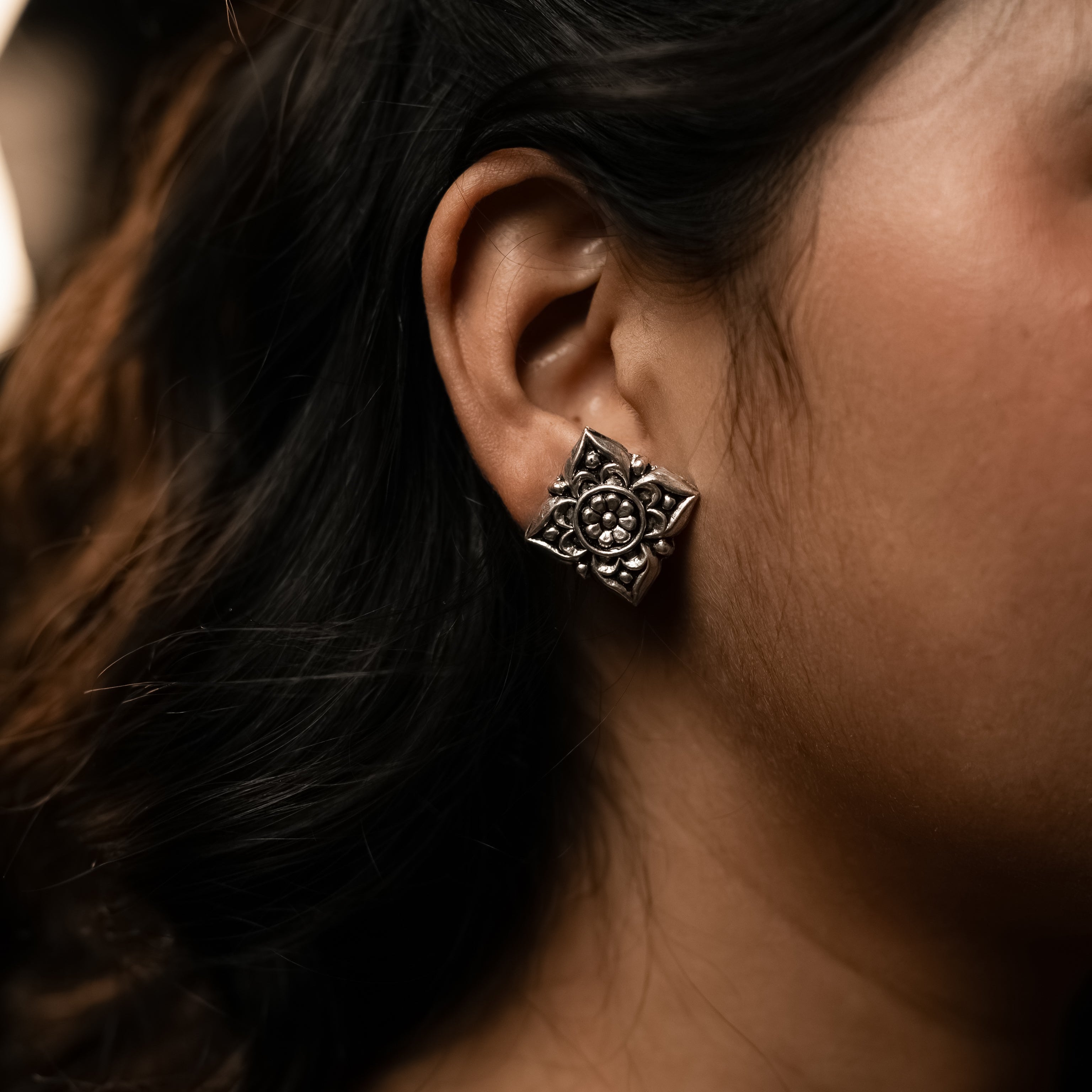 Hima Studs