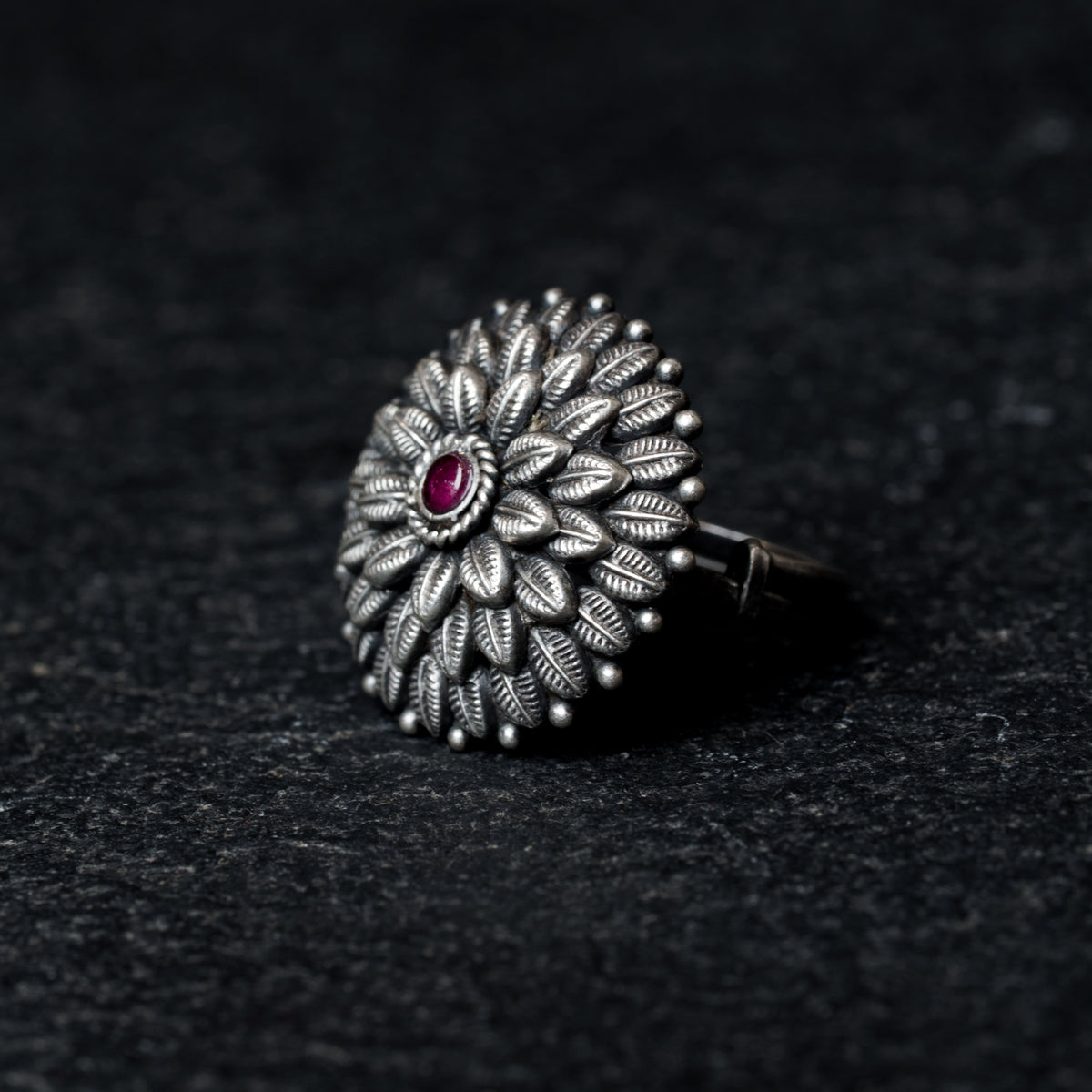 Kamal Ratna Ring