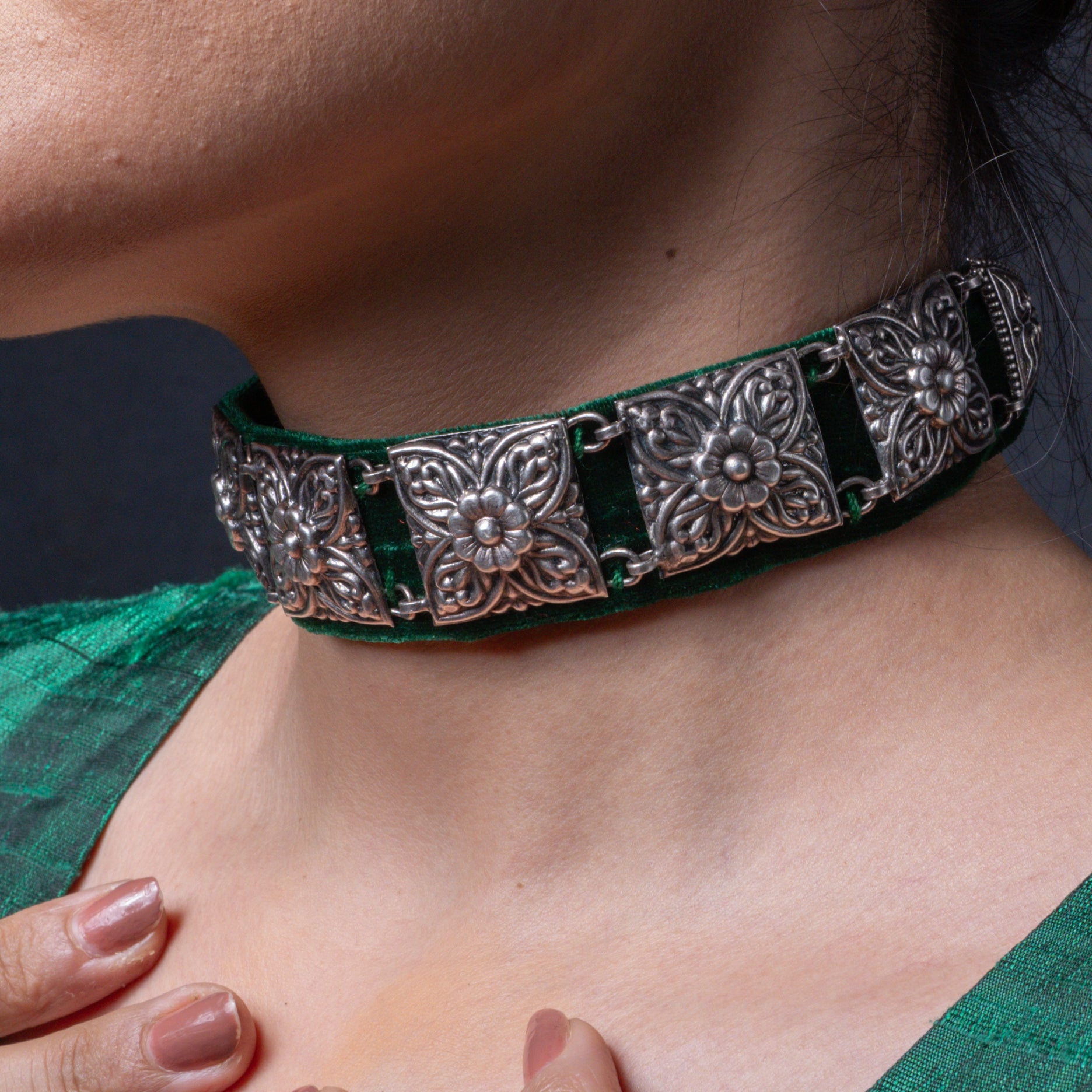 Varg Guluband Silver Choker Necklace