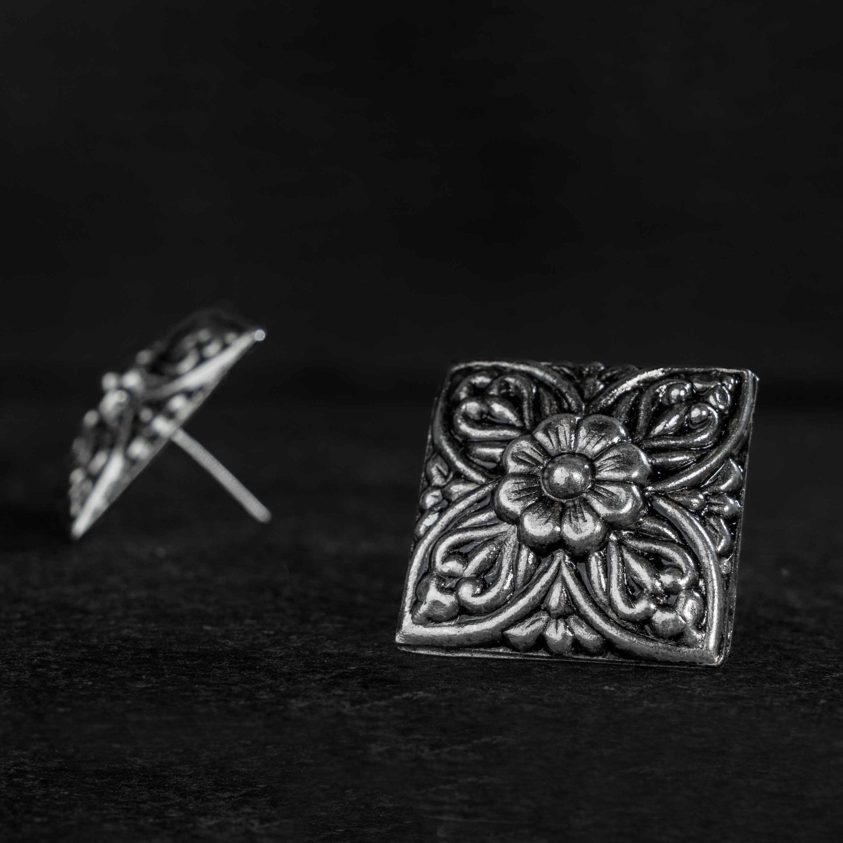 Varg Silver Studs Earring