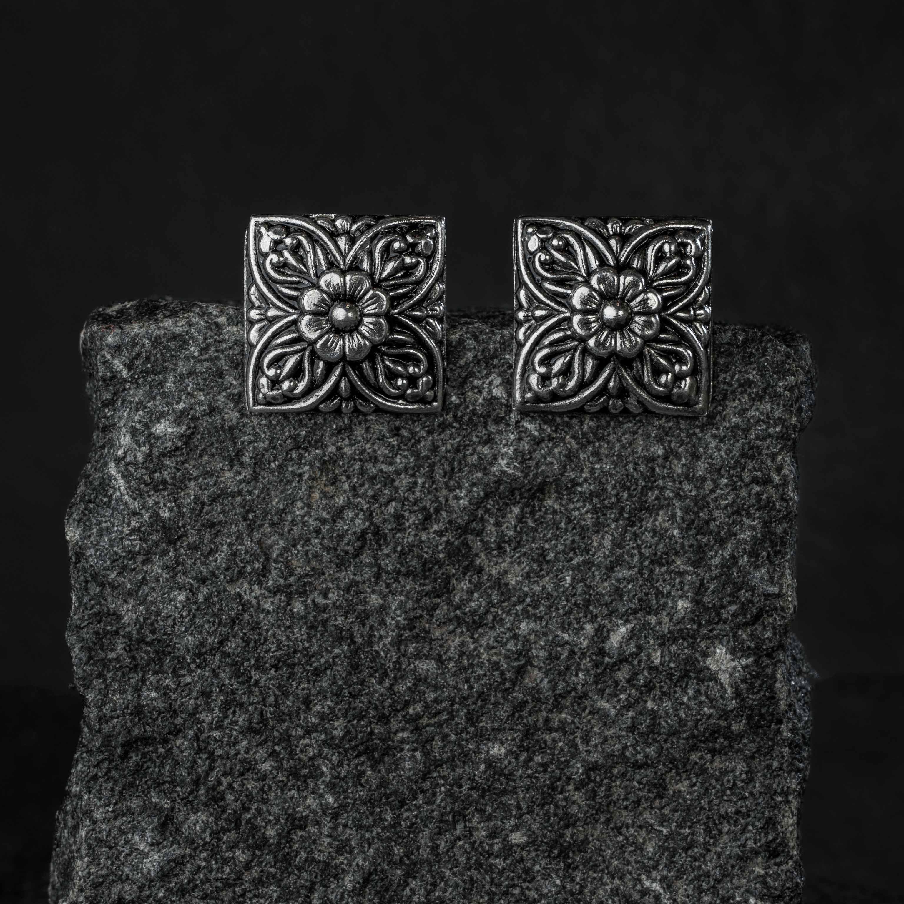 Varg Silver Studs Earring